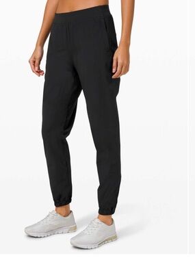 Women’s Lululemon Adapted State Jogger | size 8 | black